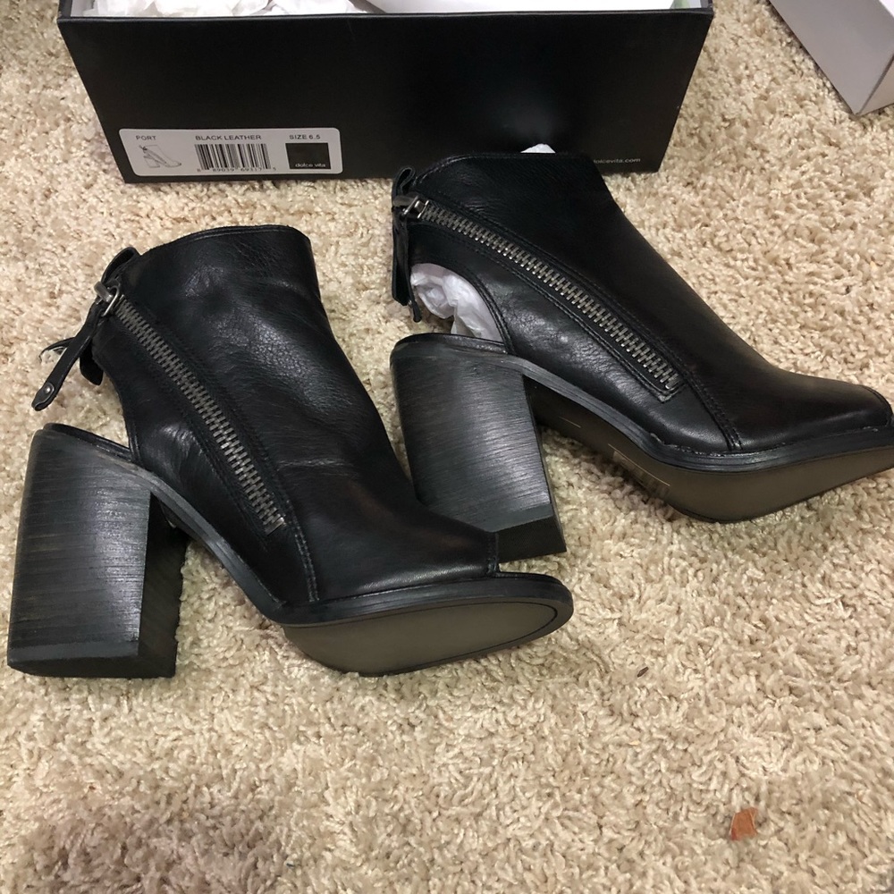 Dolce Vita black leather Port peep toe booties